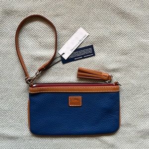 NWT Dooney & Burke Leather Clutch